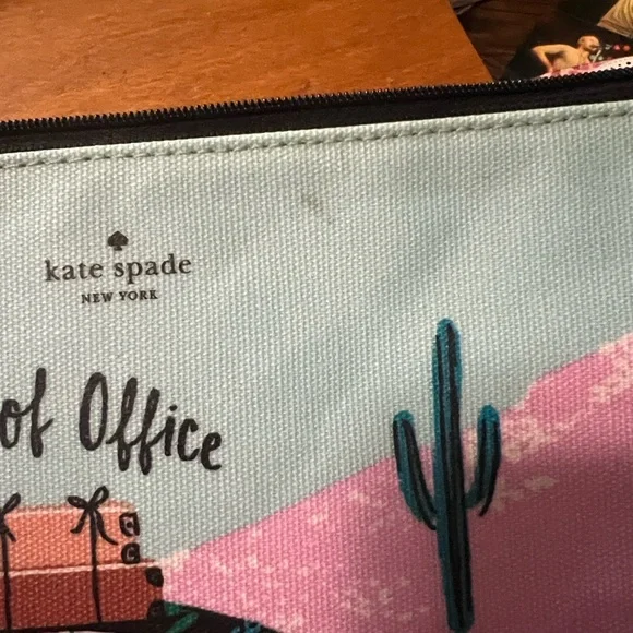 Kate Spade Pink and Cream “new horizons” Pouch NWOT w/ small callout - Picture 5 of 5